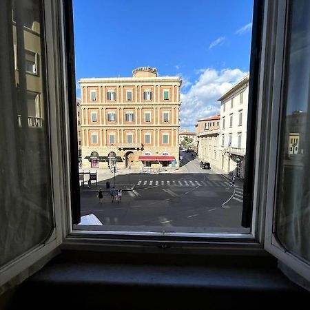 리보르노 Loft Storico In Pieno Centro! 아파트 외부 사진